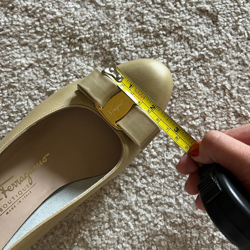 Salvatore Ferragamo Gold Bow Flats - Picture 9 of 11